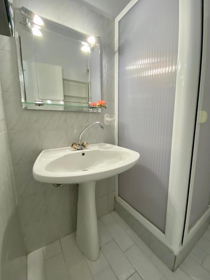 Atlantis Apartments Vrasná Dış mekan fotoğraf