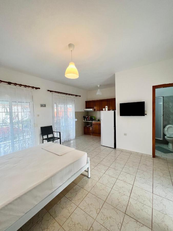 Atlantis Apartments Vrasná Dış mekan fotoğraf