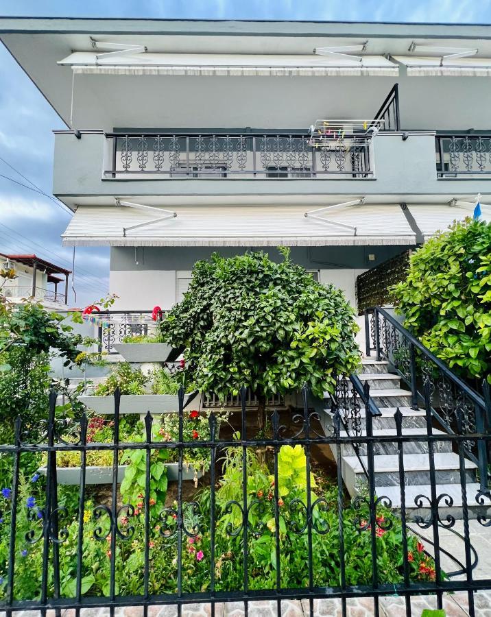 Atlantis Apartments Vrasná Dış mekan fotoğraf