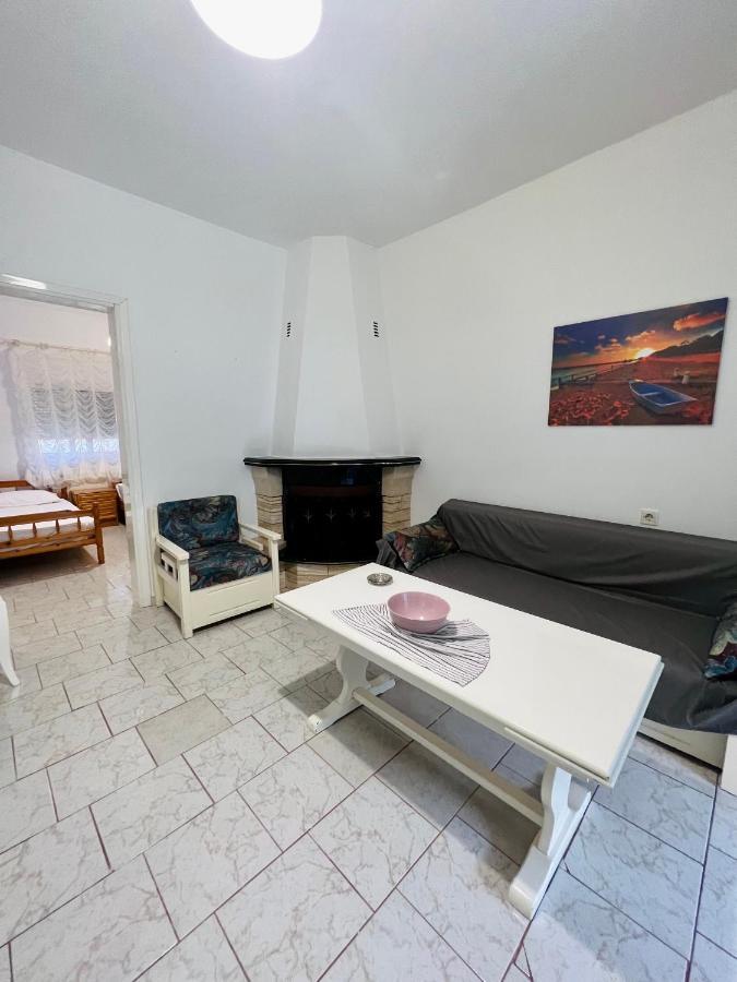 Atlantis Apartments Vrasná Dış mekan fotoğraf