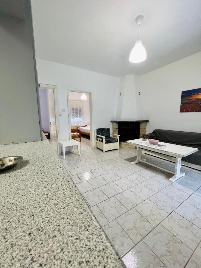 Atlantis Apartments Vrasná Dış mekan fotoğraf